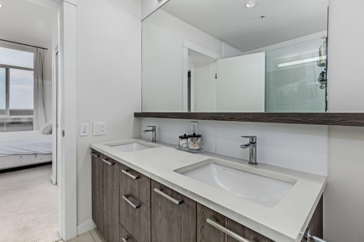 Photo 14 at 403 - 615 E 3rd Street, Lower Lonsdale, North Vancouver