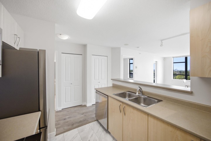 Photo 20 at 1503 - 3520 Crowley Drive, Collingwood VE, Vancouver East