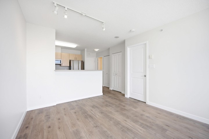 Photo 10 at 1503 - 3520 Crowley Drive, Collingwood VE, Vancouver East