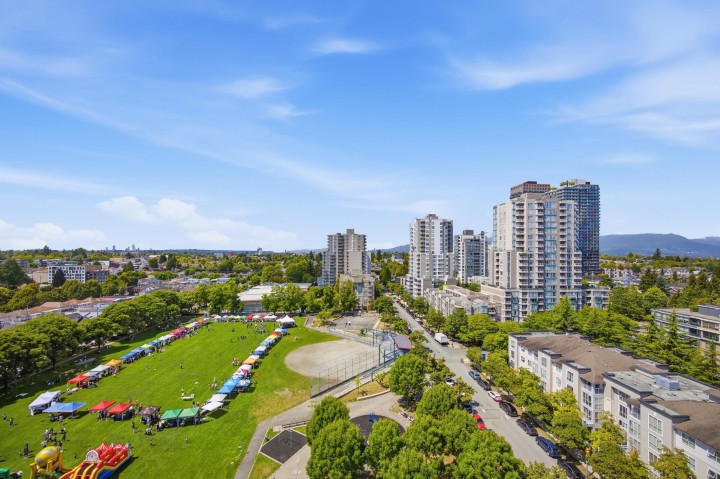 Photo 15 at 1503 - 3520 Crowley Drive, Collingwood VE, Vancouver East