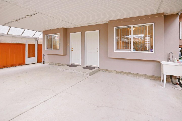 Photo 2 at 6915 Dumfries Street, Knight, Vancouver East