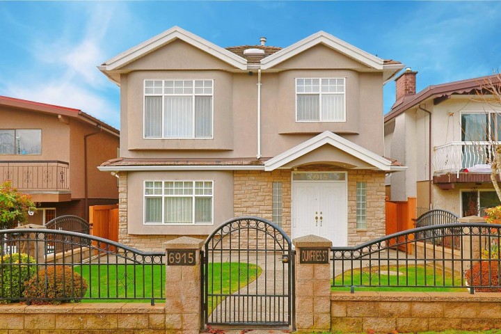 Photo 1 at 6915 Dumfries Street, Knight, Vancouver East