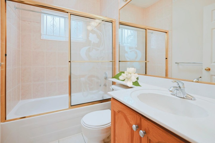Photo 18 at 6915 Dumfries Street, Knight, Vancouver East