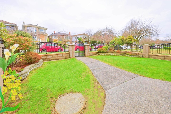 Photo 21 at 6915 Dumfries Street, Knight, Vancouver East