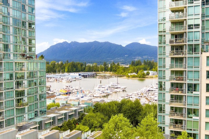 Photo 17 at 802 - 1409 W Pender Street, Coal Harbour, Vancouver West
