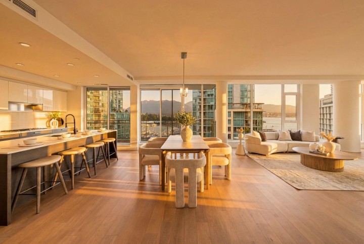 Photo 3 at 802 - 1409 W Pender Street, Coal Harbour, Vancouver West