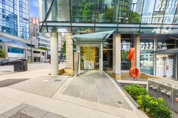 Photo 28 at 802 - 1409 W Pender Street, Coal Harbour, Vancouver West