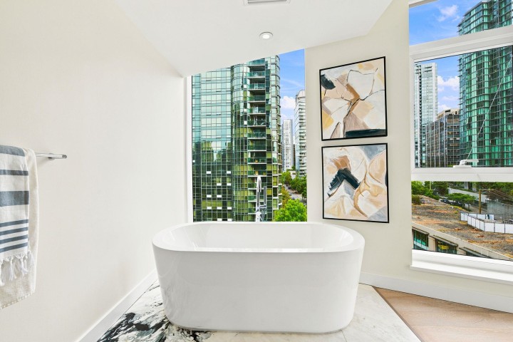 Photo 10 at 802 - 1409 W Pender Street, Coal Harbour, Vancouver West