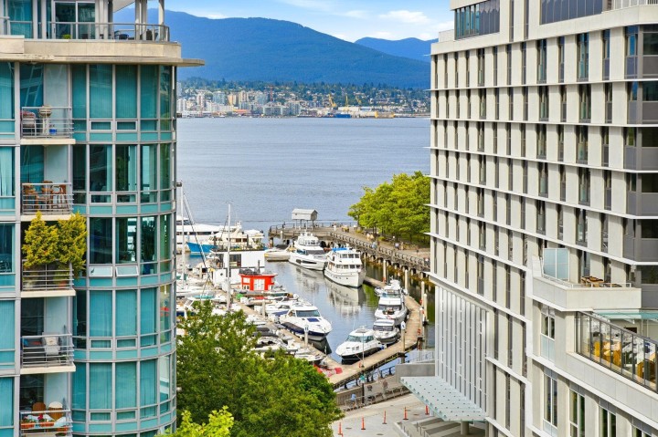 Photo 18 at 802 - 1409 W Pender Street, Coal Harbour, Vancouver West