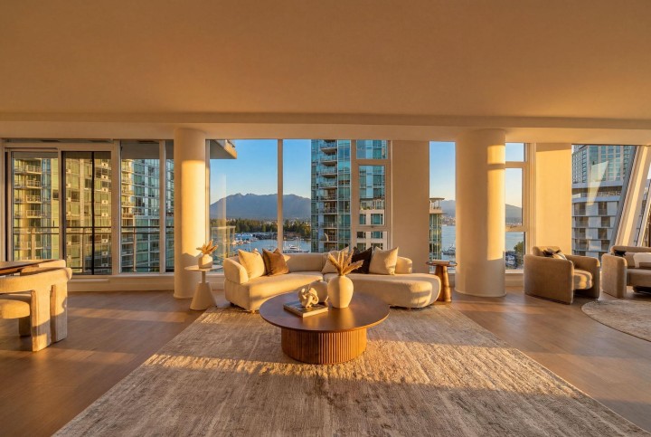 Photo 4 at 802 - 1409 W Pender Street, Coal Harbour, Vancouver West
