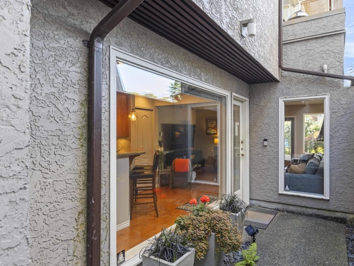 Photo 21 at 102 - 2535 York Avenue, Kitsilano, Vancouver West