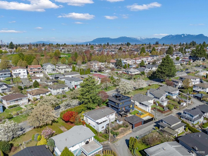 Photo 7 at 7790 Elliott Street, Fraserview VE, Vancouver East