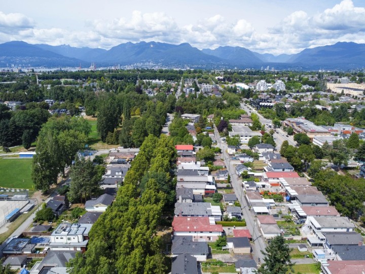 Photo 38 at 3230 Garden Drive, Grandview Woodland, Vancouver East
