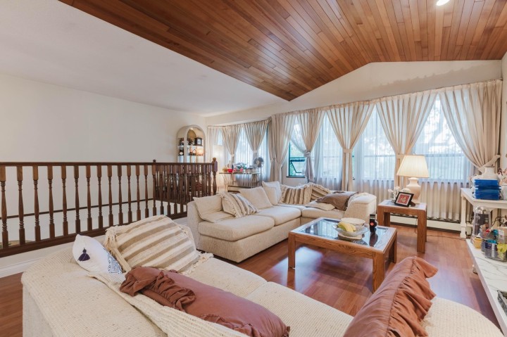 Photo 4 at 3230 Garden Drive, Grandview Woodland, Vancouver East