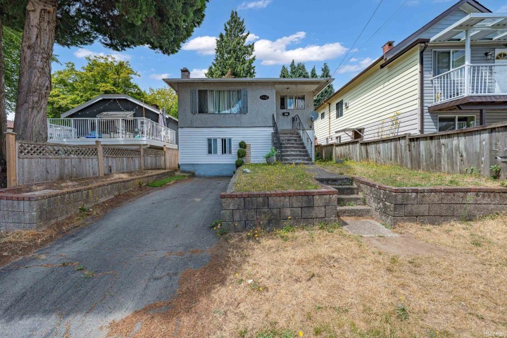 Photo 23 at 4987 Hoy Street, Collingwood VE, Vancouver East