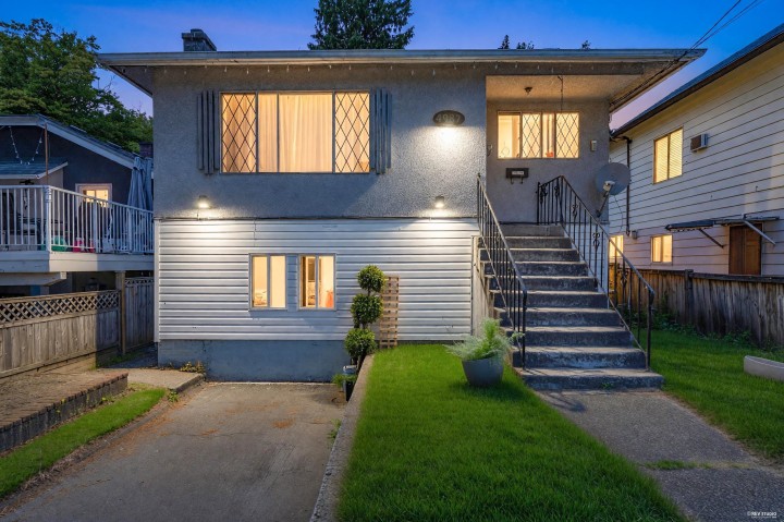 Photo 6 at 4987 Hoy Street, Collingwood VE, Vancouver East