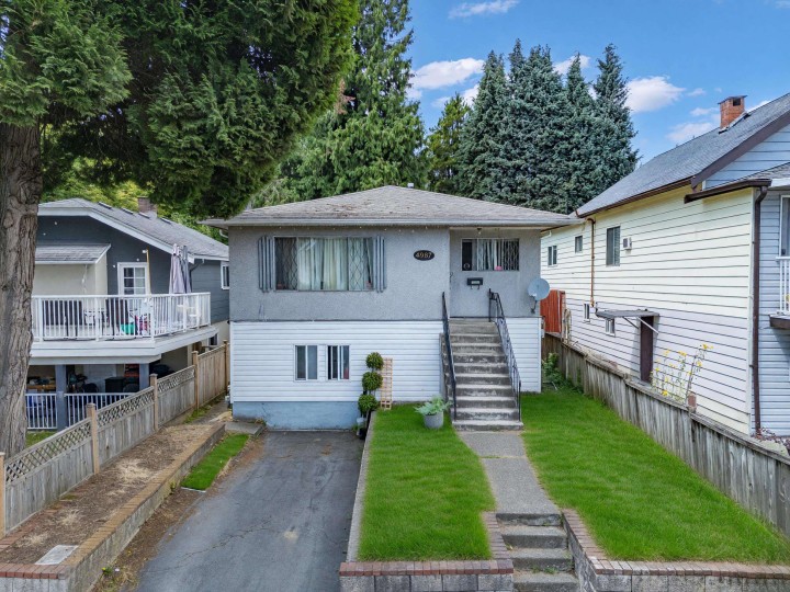 Photo 3 at 4987 Hoy Street, Collingwood VE, Vancouver East