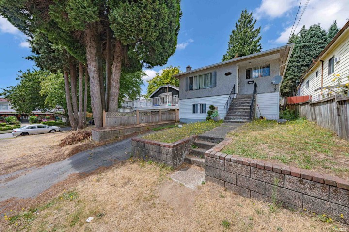 Photo 28 at 4987 Hoy Street, Collingwood VE, Vancouver East