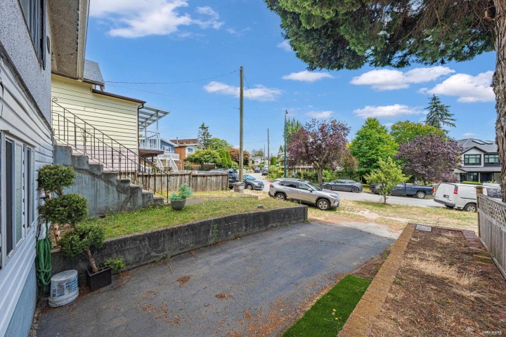 Photo 34 at 4987 Hoy Street, Collingwood VE, Vancouver East