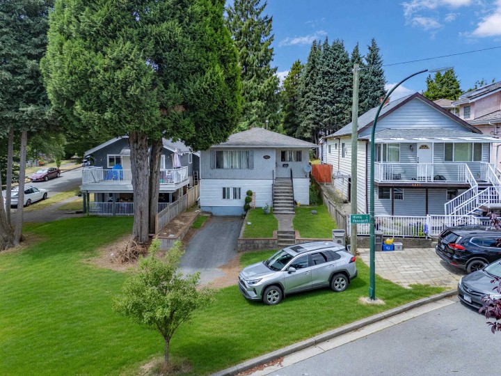 Photo 10 at 4987 Hoy Street, Collingwood VE, Vancouver East