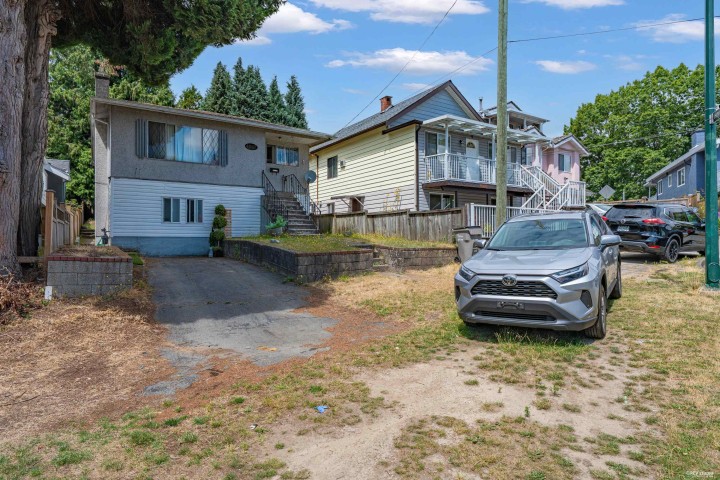 Photo 37 at 4987 Hoy Street, Collingwood VE, Vancouver East