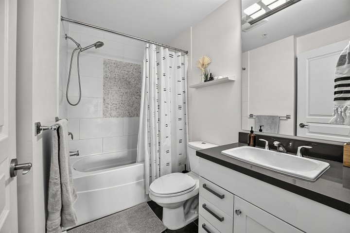 Photo 16 at 417 - 4550 Fraser Street, Fraser VE, Vancouver East