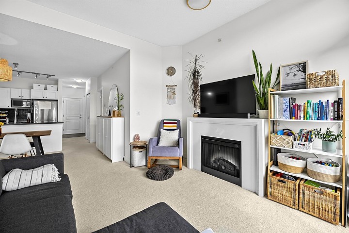 Photo 12 at 417 - 4550 Fraser Street, Fraser VE, Vancouver East