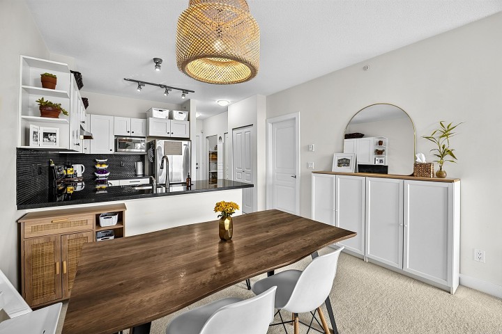 Photo 7 at 417 - 4550 Fraser Street, Fraser VE, Vancouver East