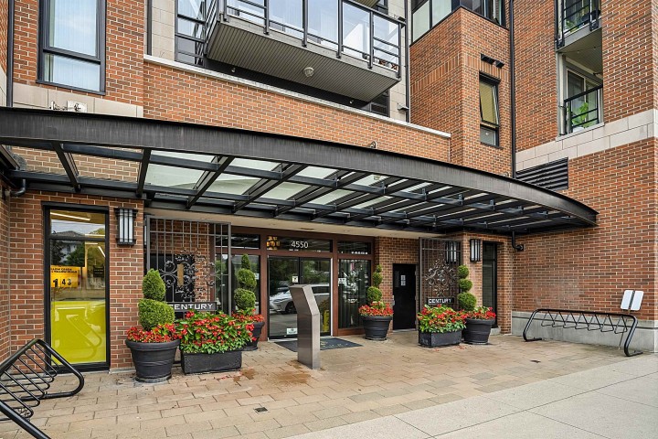 Photo 1 at 417 - 4550 Fraser Street, Fraser VE, Vancouver East
