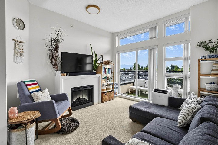 Photo 10 at 417 - 4550 Fraser Street, Fraser VE, Vancouver East