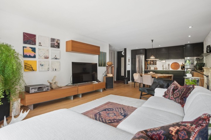Photo 5 at 205 - 3264 Oak Street, Cambie, Vancouver West
