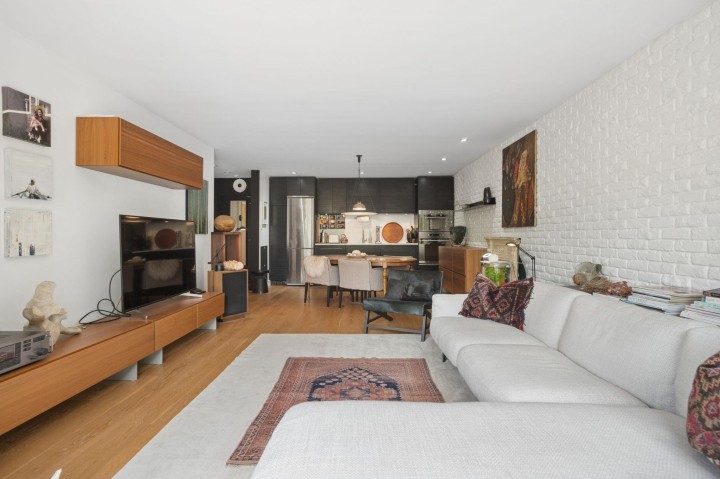 Photo 4 at 205 - 3264 Oak Street, Cambie, Vancouver West