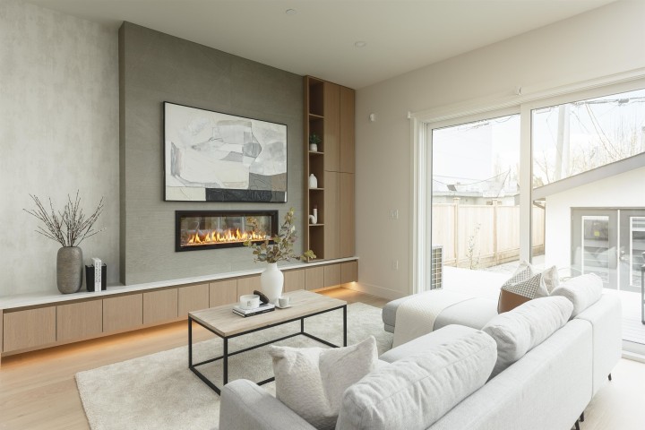 Photo 5 at 2 - 735 E 10th Avenue, Mount Pleasant VE, Vancouver East