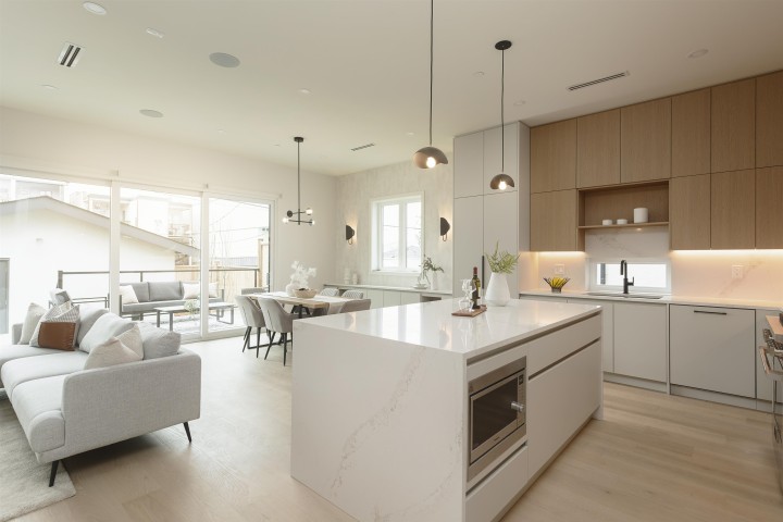 Photo 10 at 2 - 735 E 10th Avenue, Mount Pleasant VE, Vancouver East