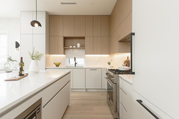 Photo 11 at 2 - 735 E 10th Avenue, Mount Pleasant VE, Vancouver East