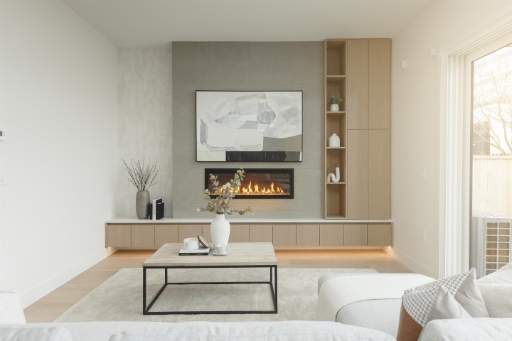 Photo 4 at 2 - 735 E 10th Avenue, Mount Pleasant VE, Vancouver East