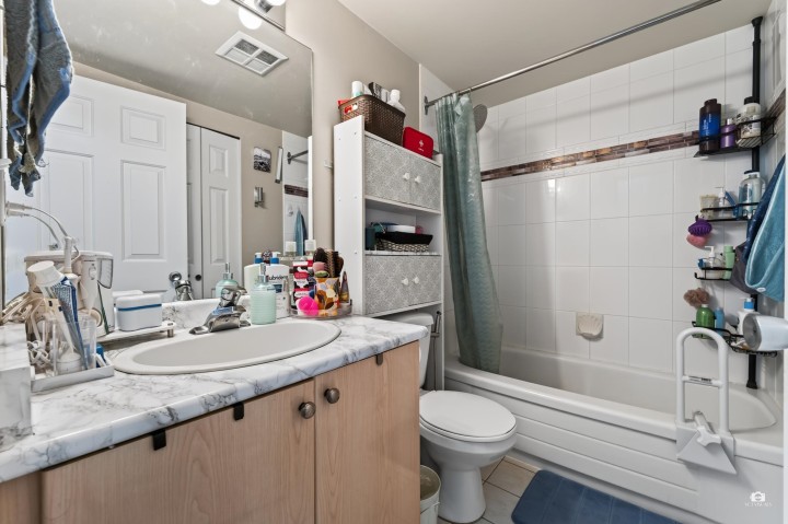 Photo 10 at 301 - 1099 W 71st Avenue, Marpole, Vancouver West