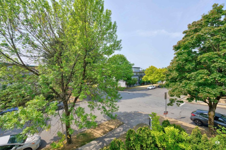 Photo 29 at 301 - 1099 W 71st Avenue, Marpole, Vancouver West
