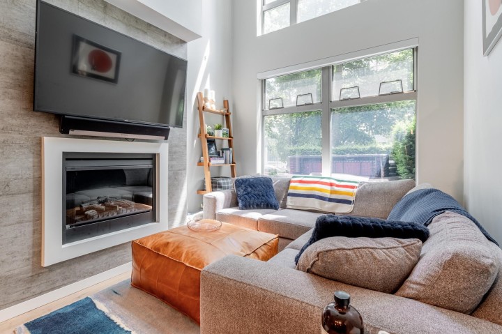Photo 3 at 1227 Richards Street, Downtown VW, Vancouver West