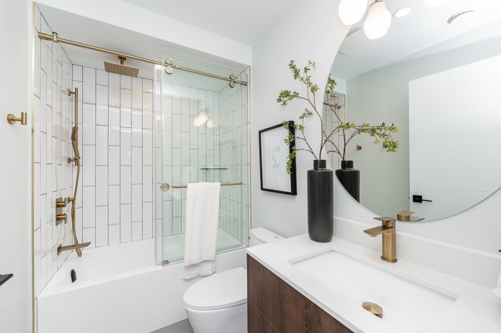 Photo 7 at 2 - 676 E 22nd Avenue, Fraser VE, Vancouver East