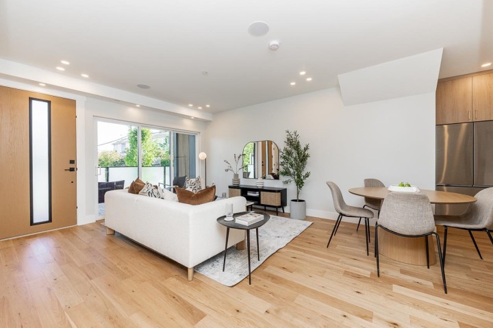 Photo 5 at 2 - 676 E 22nd Avenue, Fraser VE, Vancouver East