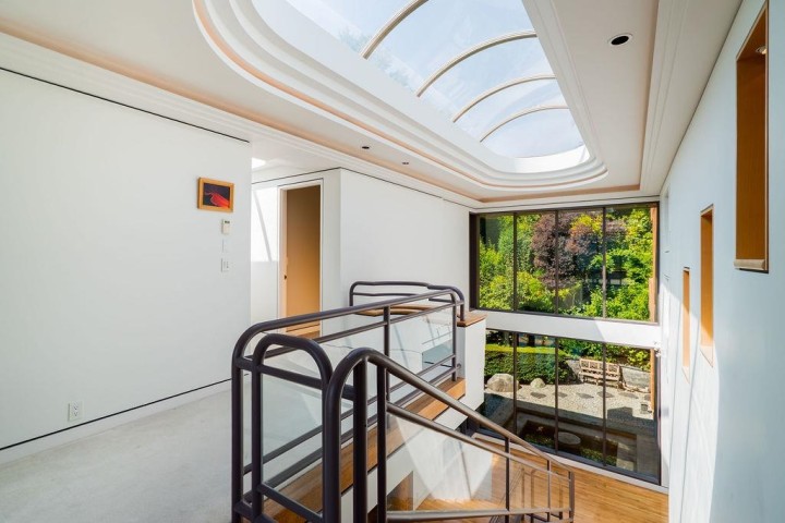 Photo 37 at 687 Beachview Drive, Dollarton, North Vancouver