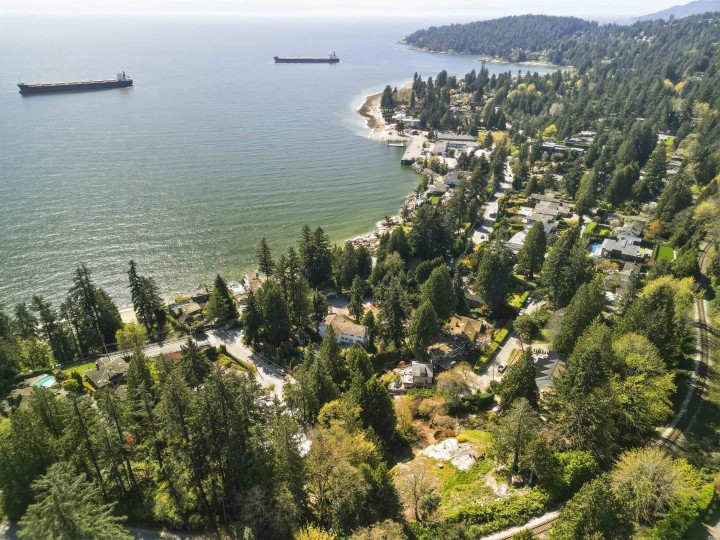 Photo 16 at 4019 Rose Crescent, Sandy Cove, West Vancouver