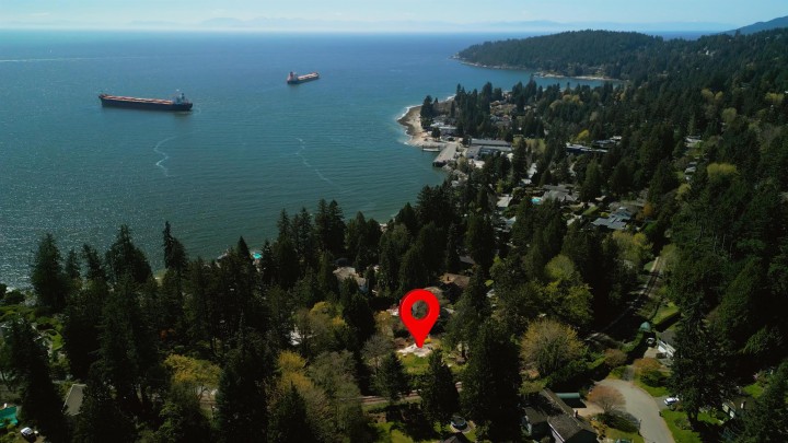 Photo 12 at 4019 Rose Crescent, Sandy Cove, West Vancouver