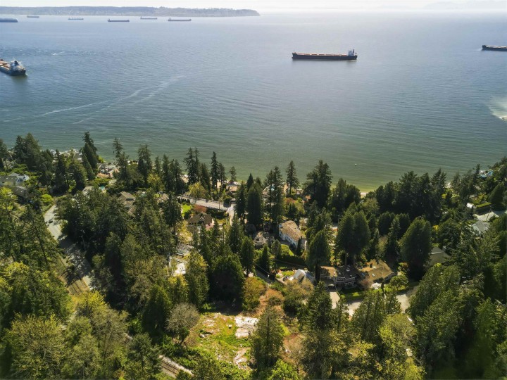 Photo 15 at 4019 Rose Crescent, Sandy Cove, West Vancouver