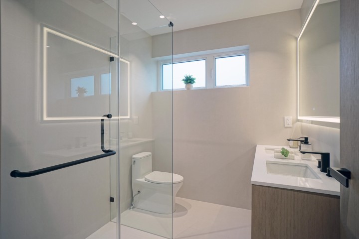 Photo 10 at 1 - 4634 W 15th Avenue, Point Grey, Vancouver West
