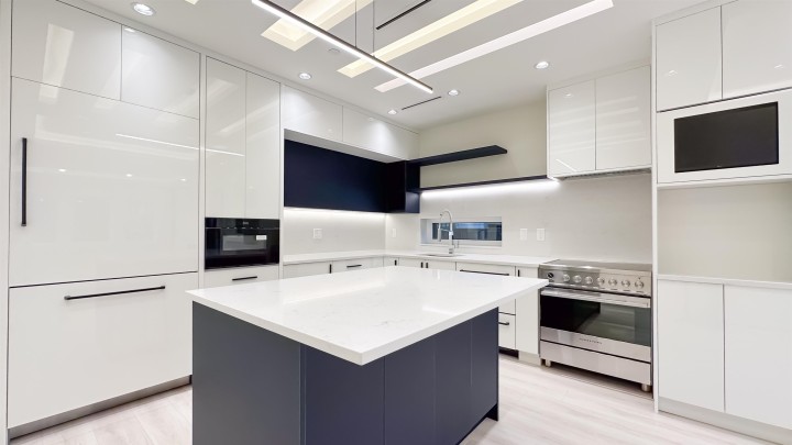 Photo 4 at 2373 W 7th Street, Kitsilano, Vancouver West