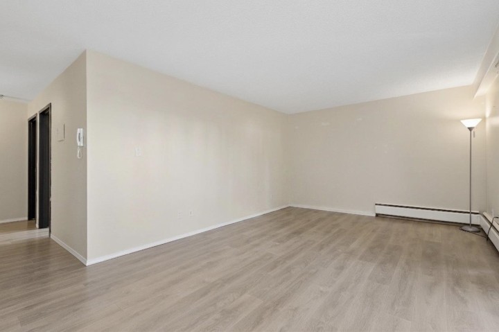 Photo 2 at 112 - 2222 Cambridge Street, Hastings, Vancouver East