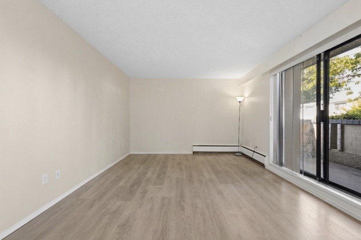 Photo 3 at 112 - 2222 Cambridge Street, Hastings, Vancouver East
