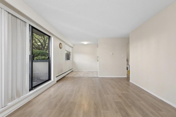 Photo 8 at 112 - 2222 Cambridge Street, Hastings, Vancouver East